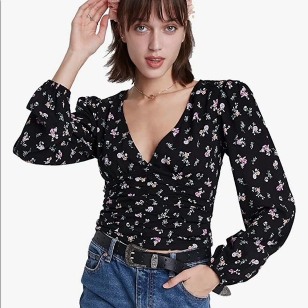 Large Floral Fitted Sleeve Crop Top